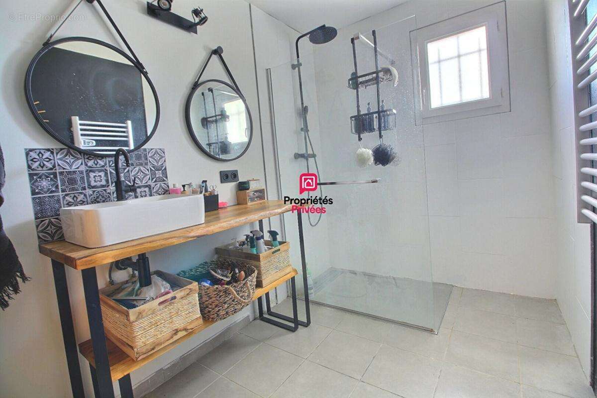 Maison 3 chambres 92 m² de plain pied avec piscine à Vacquieres - photo 11