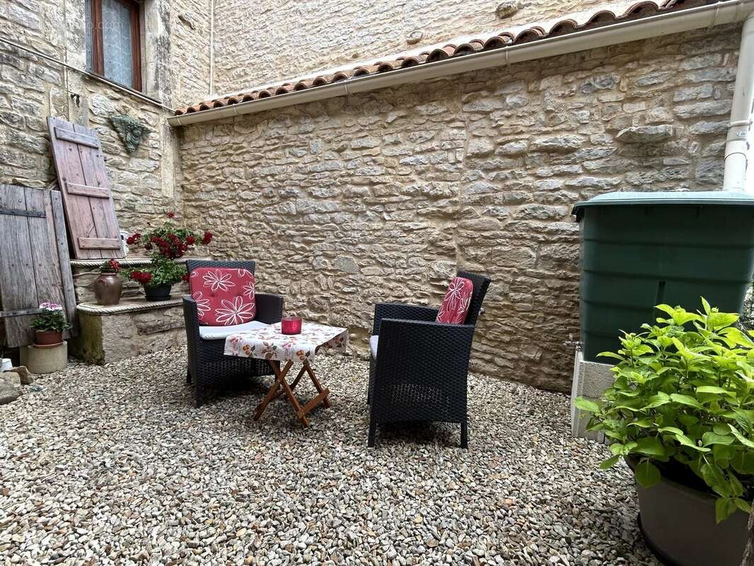 Maison à NANTEUIL-EN-VALLEE