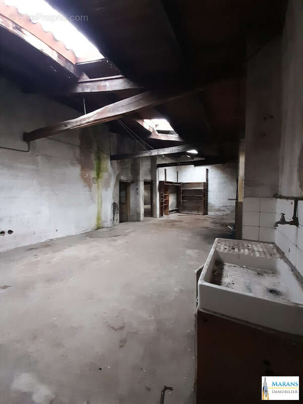 à la suite pièce 3 l'Atelier avec accès pièce 4,5 et garage - Maison à L'ILE-D'ELLE