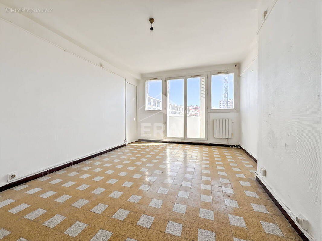 Appartement à MARSEILLE-3E