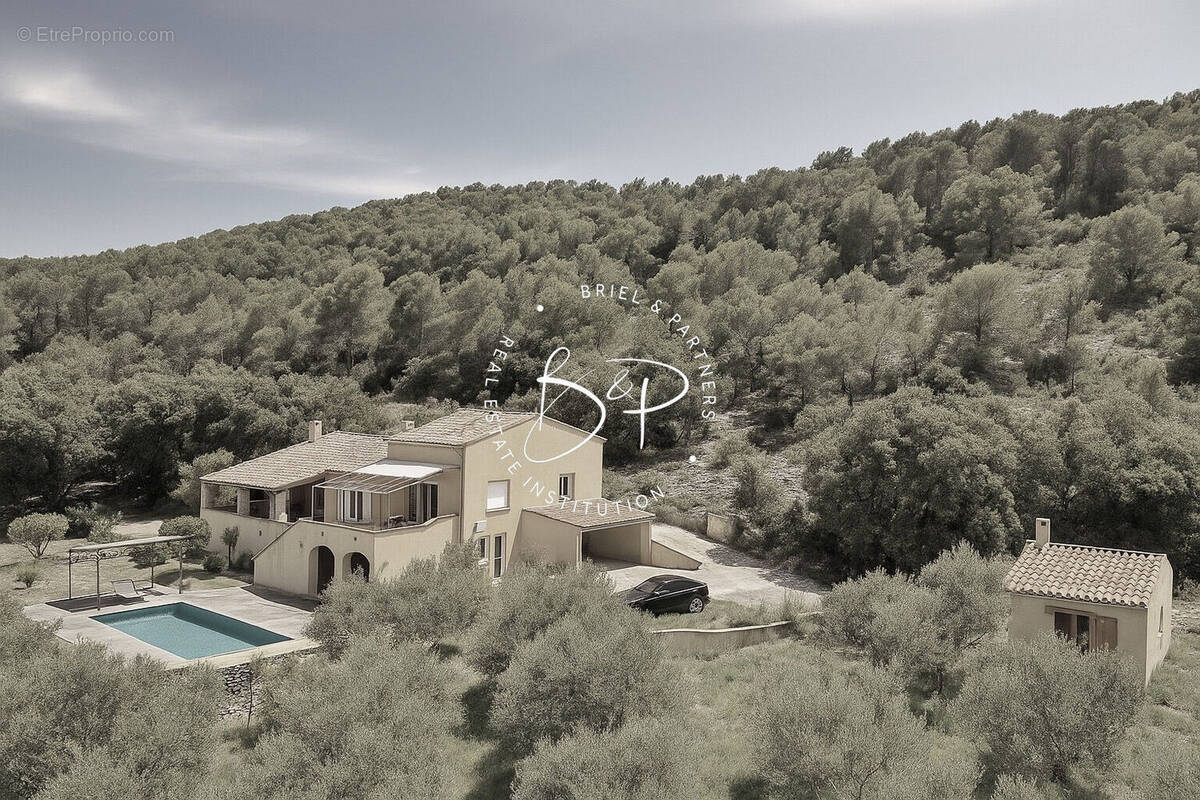 Maison à VILLECROZE