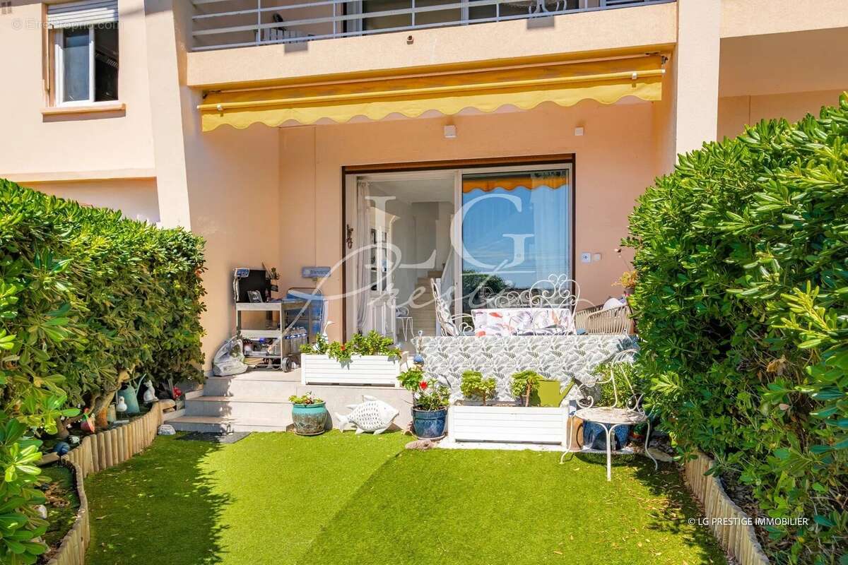 Appartement à MANDELIEU-LA-NAPOULE