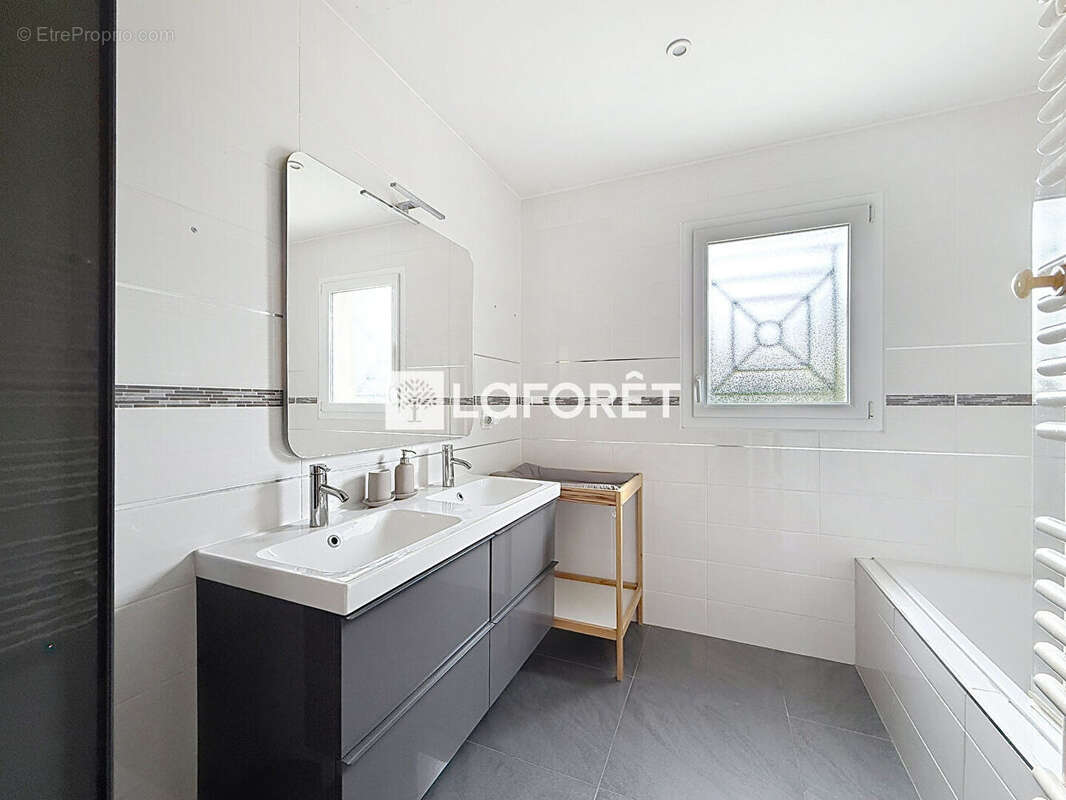 Maison à L&#039;ABERGEMENT-CLEMENCIAT