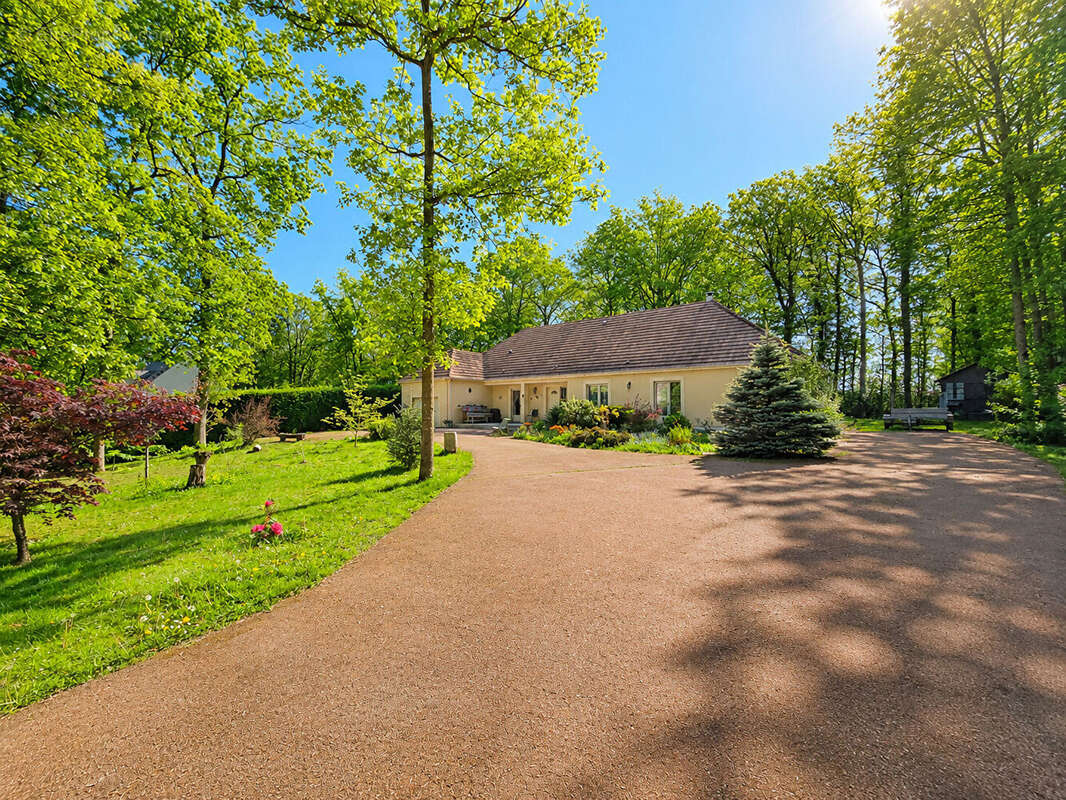 Maison à BOUGLAINVAL