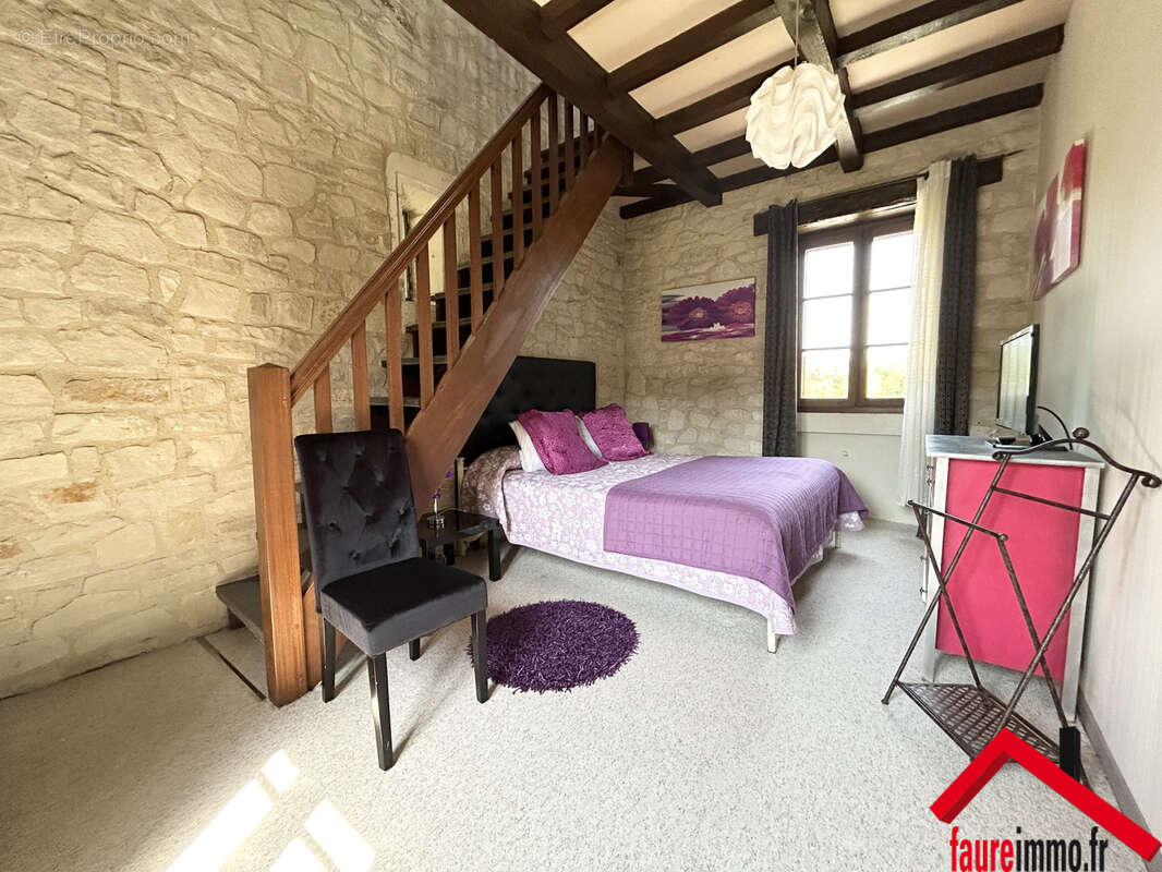 Maison à TERRASSON-LAVILLEDIEU