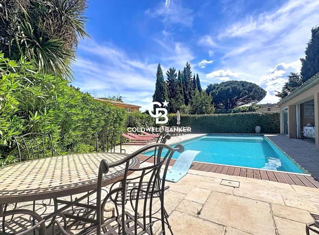 Maison à ROQUEBRUNE-SUR-ARGENS