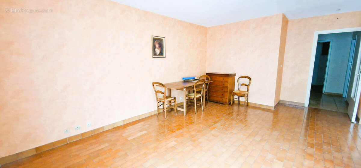 Appartement 33 m2 avec garage et loggia   1er étage avec ascenseur   Amélie-les-Bains - photo 7