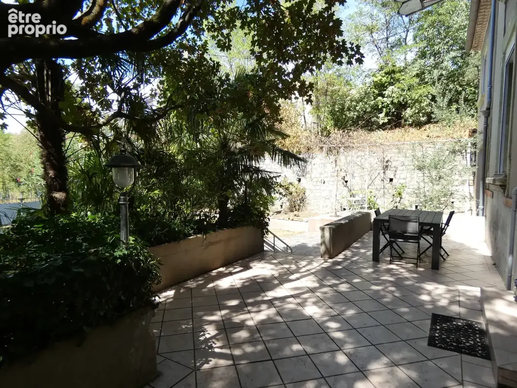 Alès, superbe maison de maître avec piscine à deux pas du centre ville. - photo 15