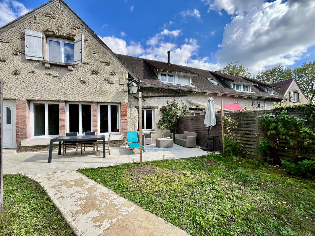 Maison à BAZAINVILLE