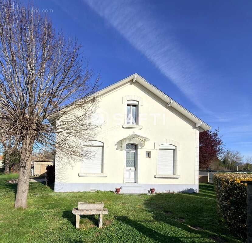 Photo 2 - Maison à CHASSENEUIL-DU-POITOU