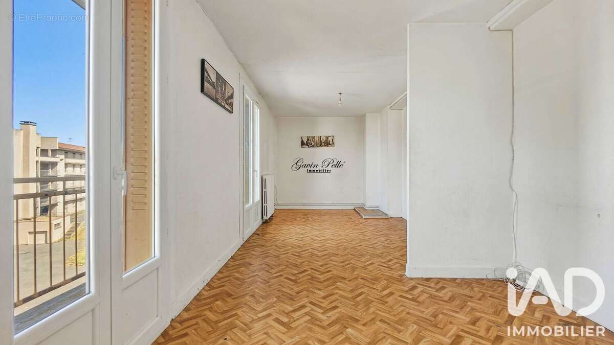Appartement 76 m² à Carmaux  - photo 3