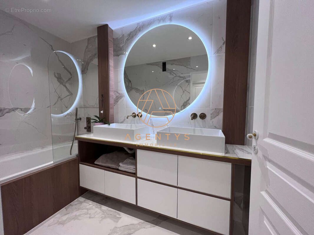 Appartement à SAINT-MAUR-DES-FOSSES