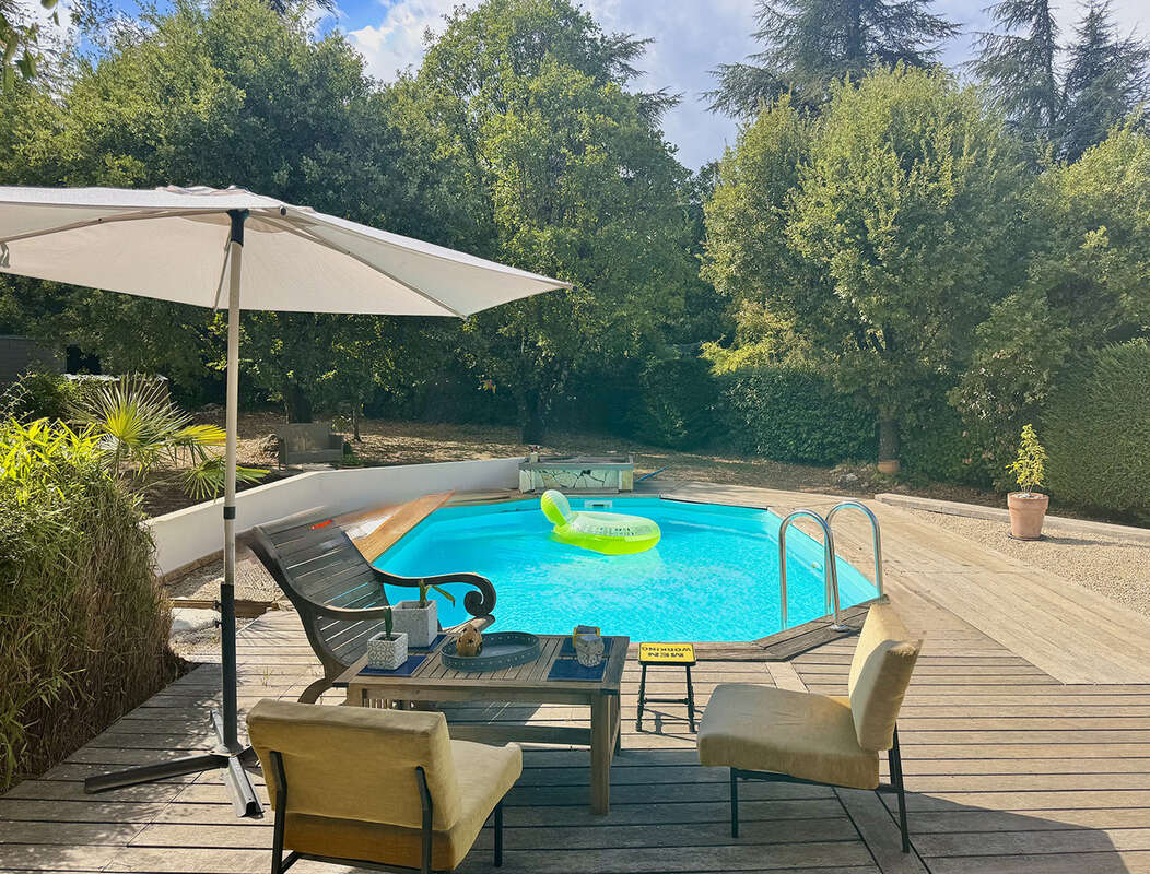 Maison à SAINT-CEZAIRE-SUR-SIAGNE