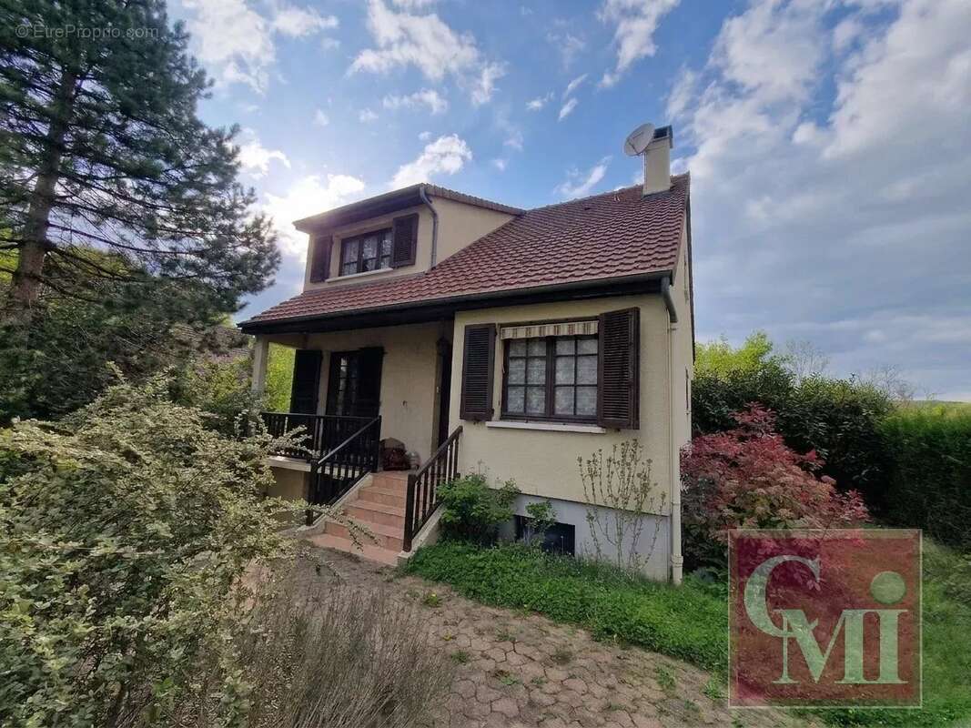 Maison à SAINT-CHERON