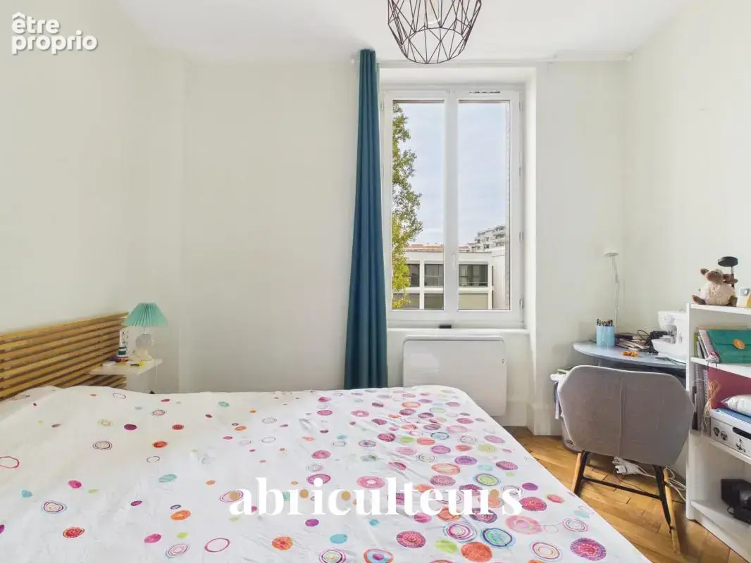 Appartement traversant lumineux en vente à Monplaisir - photo 6