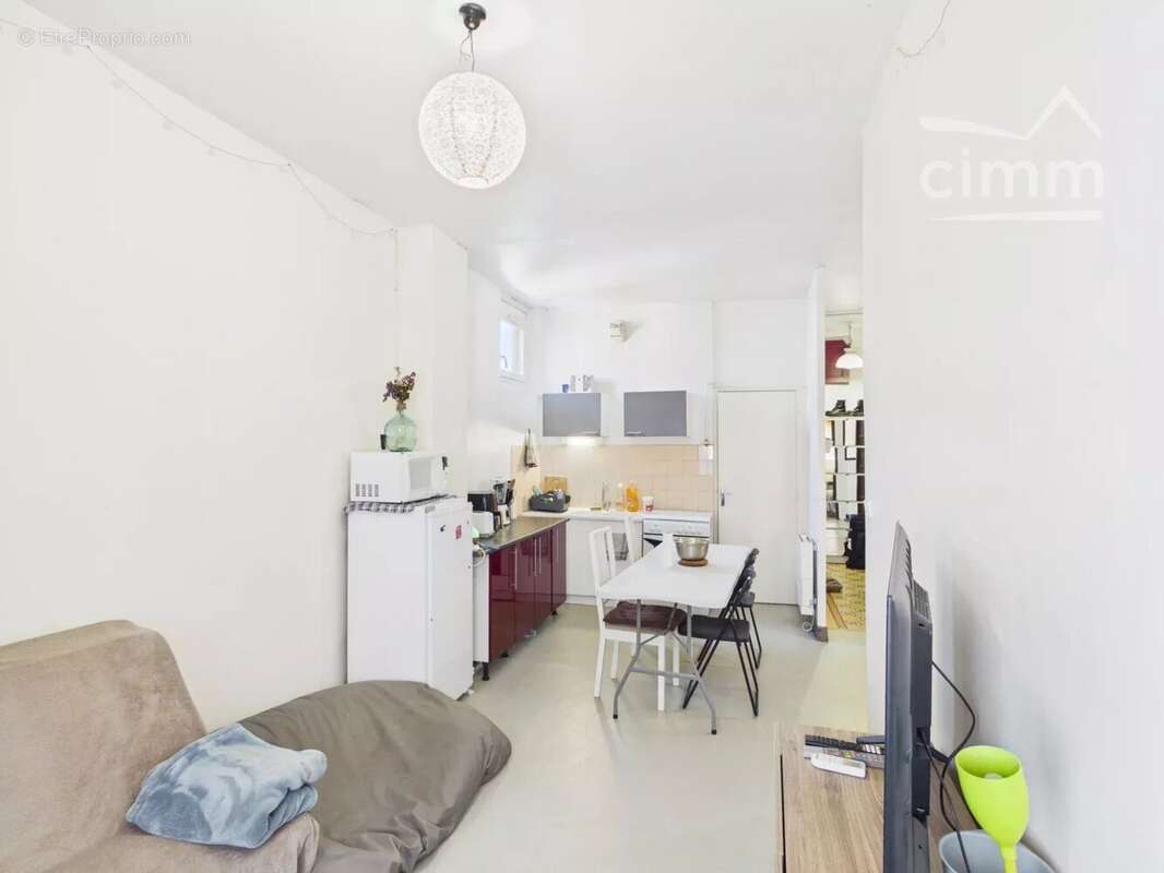 INVESTISSEMENT : T3 vendu loué à rénover entièrement – Grenoble Rue Anthoard - photo 2