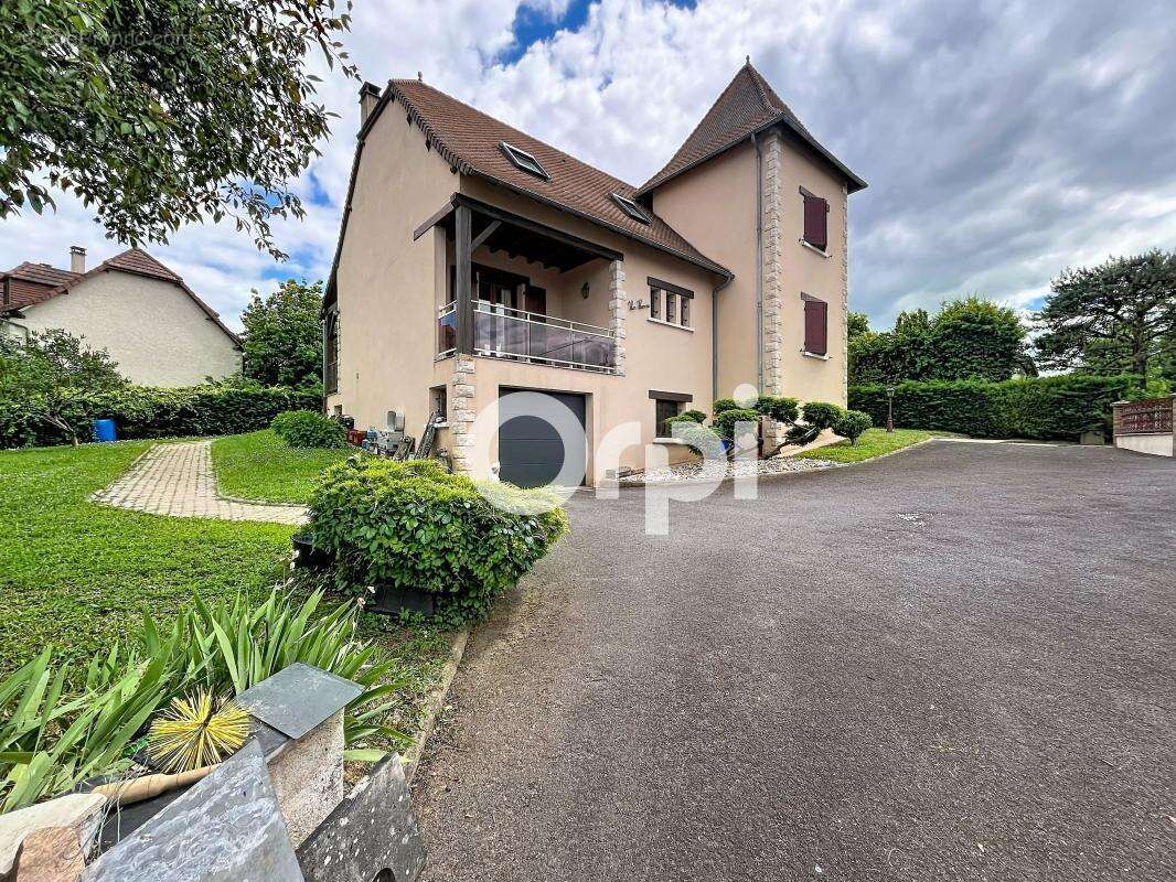 Maison à COSNAC