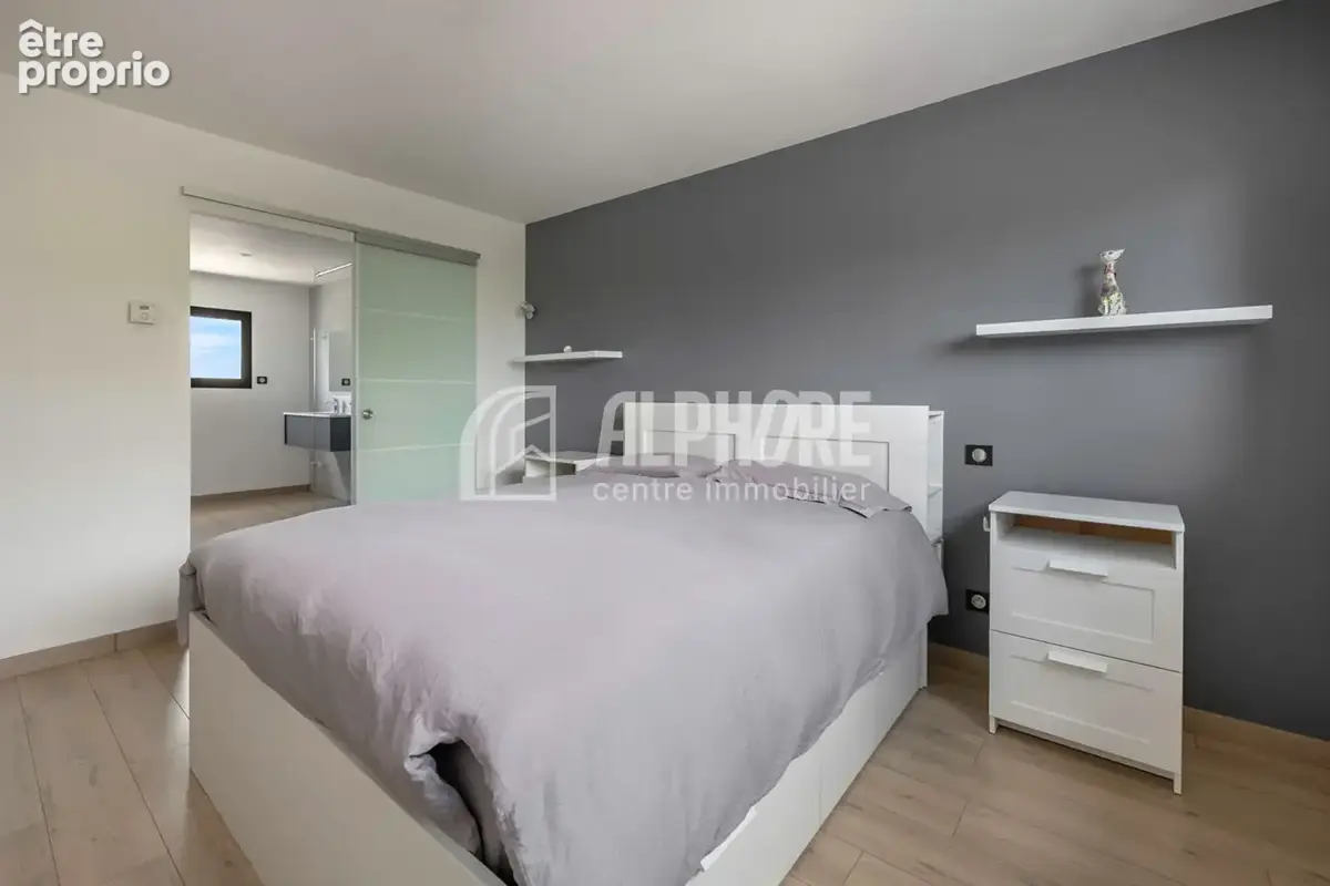 Maison récente Saint-Marc-sur-Mer - 7 pièces - photo 12