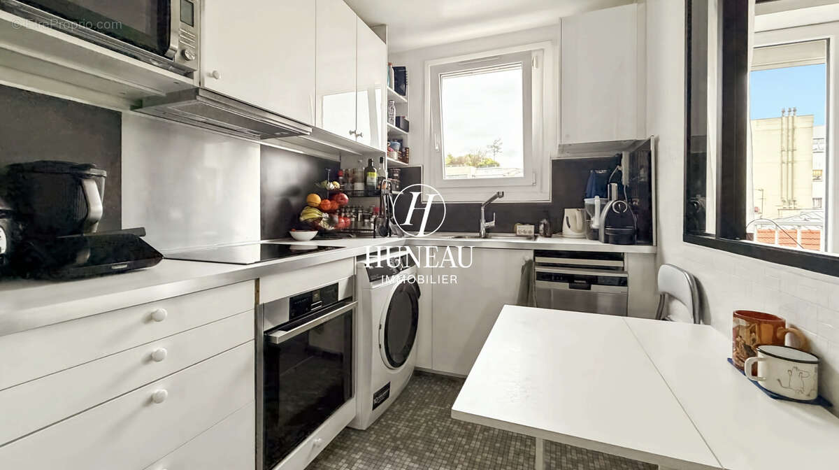 Appartement à PARIS-14E