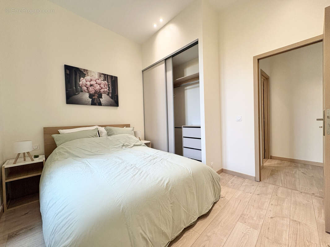 Nice riquier   2 pièces 44 m2 refait à neuf & vendu meublé - extérieur ouest au calme - 5 min à pied du port - photo 6