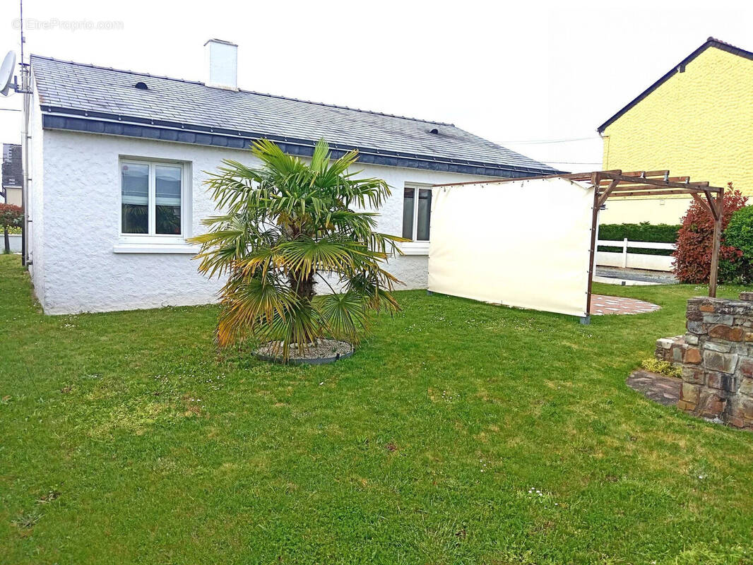 Maison à SAINT-HERBLON