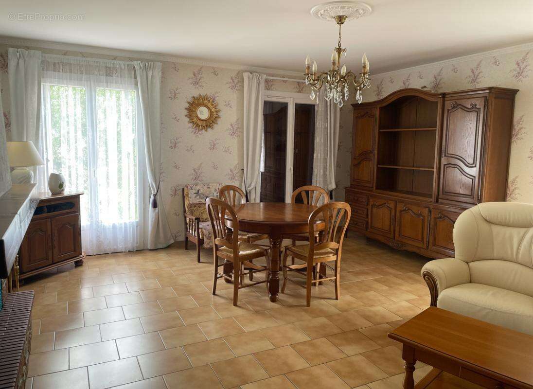 Maison à SAINT-GENIS-DES-FONTAINES