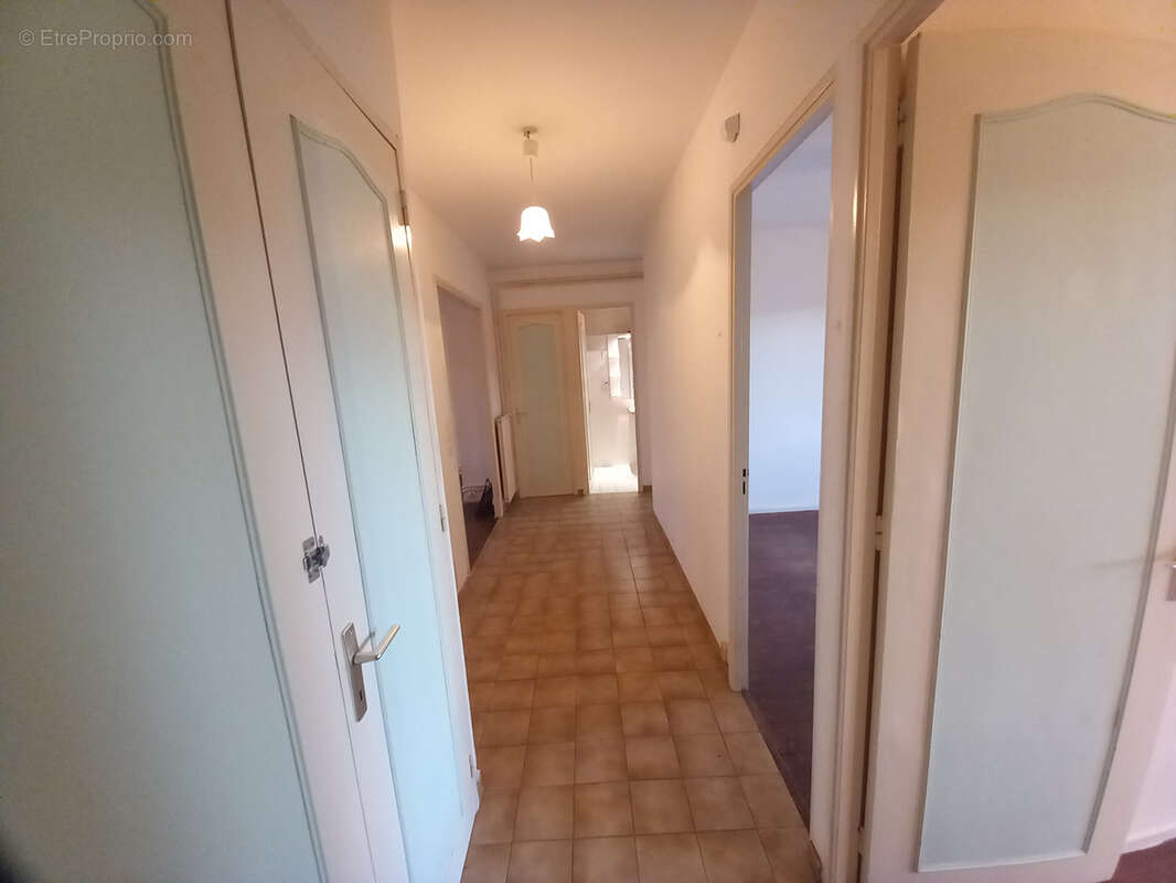 Appartement à FUMEL