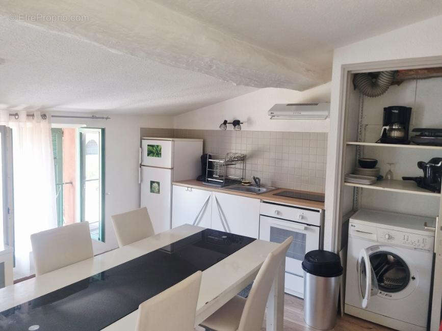 Affaire Draguignan Immeuble bon état 4 lots 3 studios et un F2 rapport rapport 1920€/mois soit 8% - photo 2