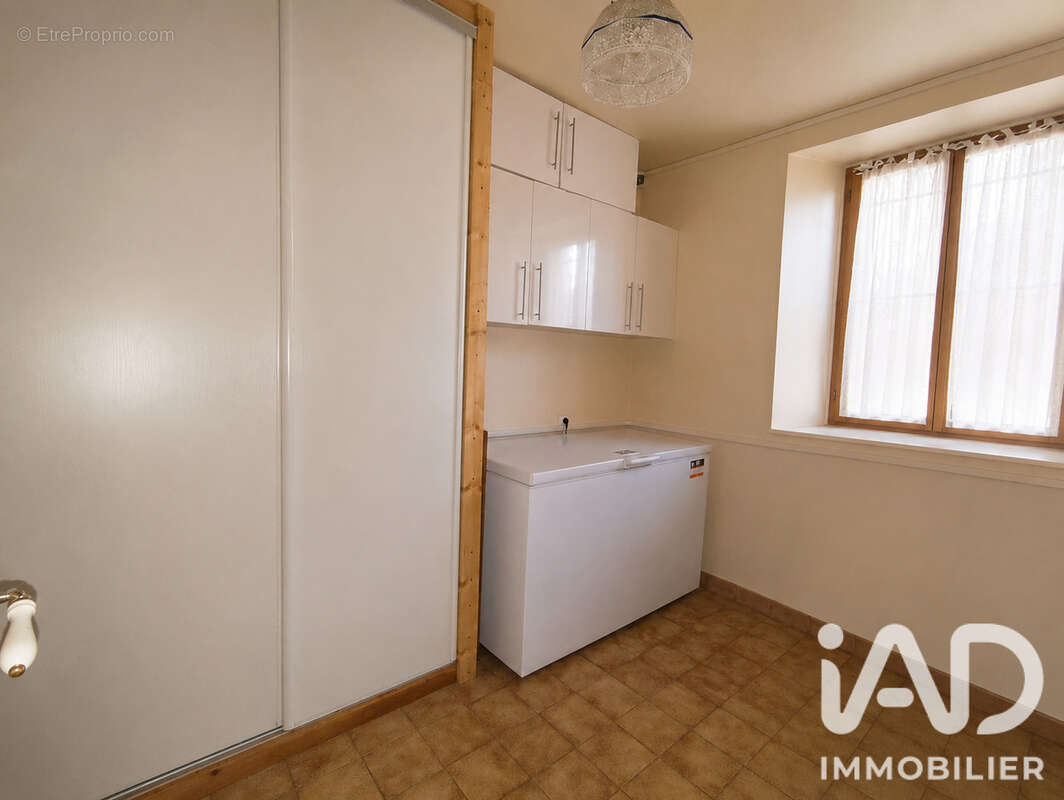 Maison 228 m² à Semoine  - photo 5