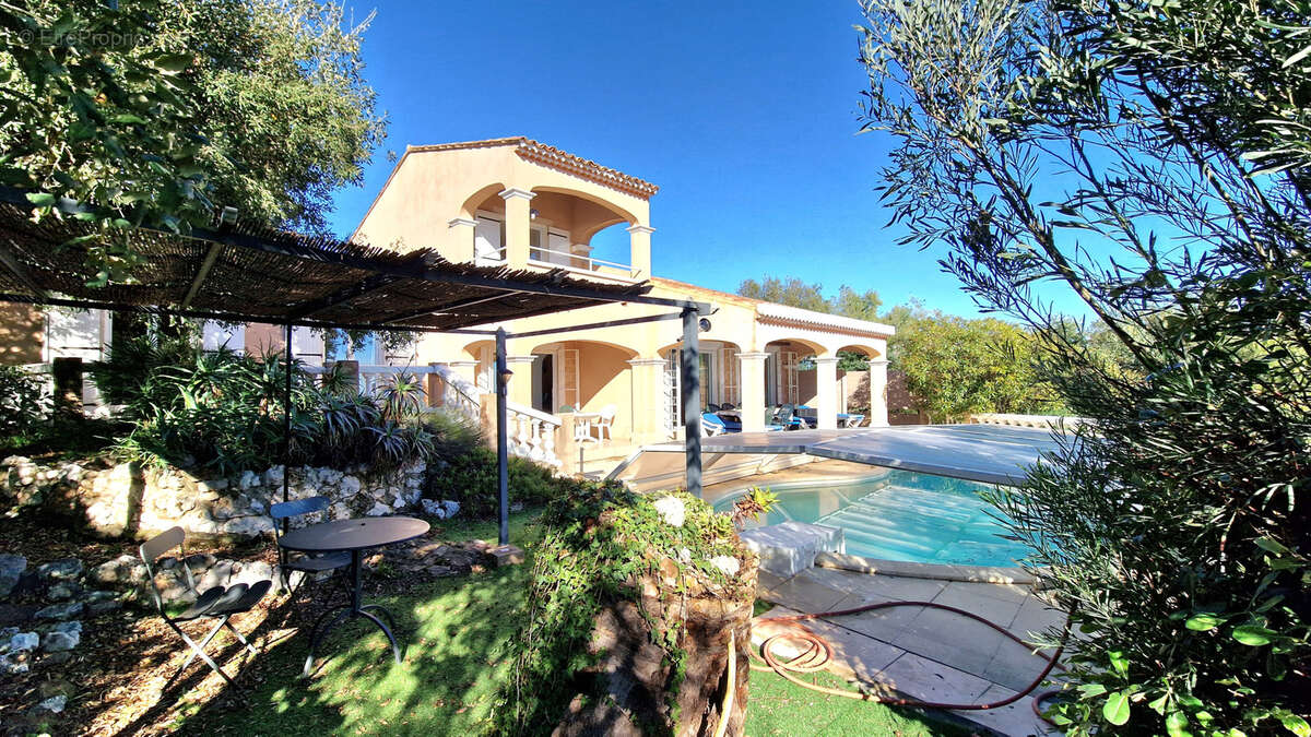 Maison à LES ISSAMBRES