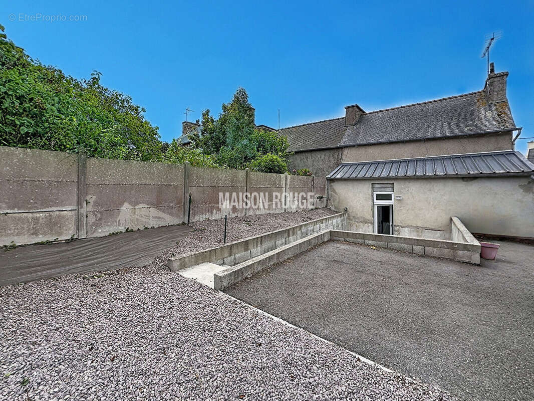 Maison de caractère en pierre - Bourg de Plouézec - Jardin, terrasse et stationnement - photo 12