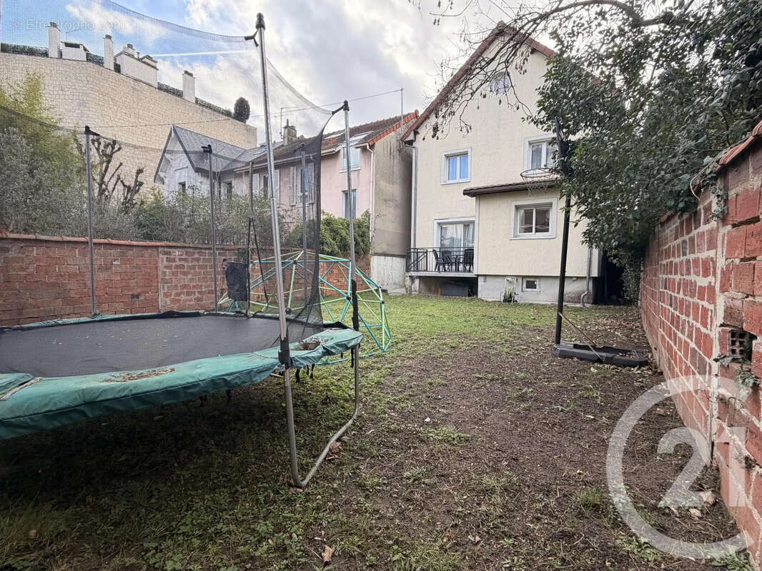 Maison à SAINT-MAUR-DES-FOSSES