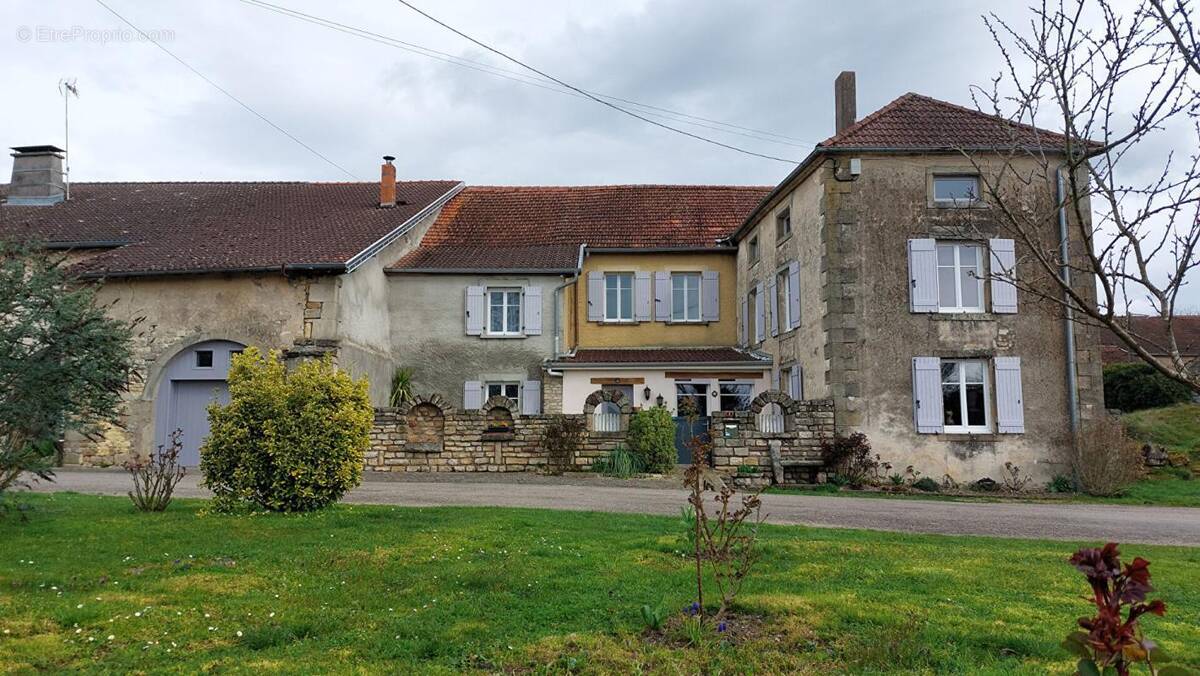 Maison à CORRE