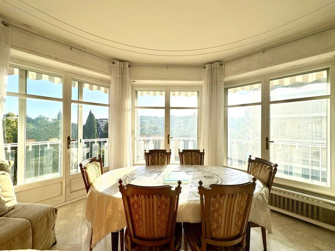 Appartement à LE CANNET