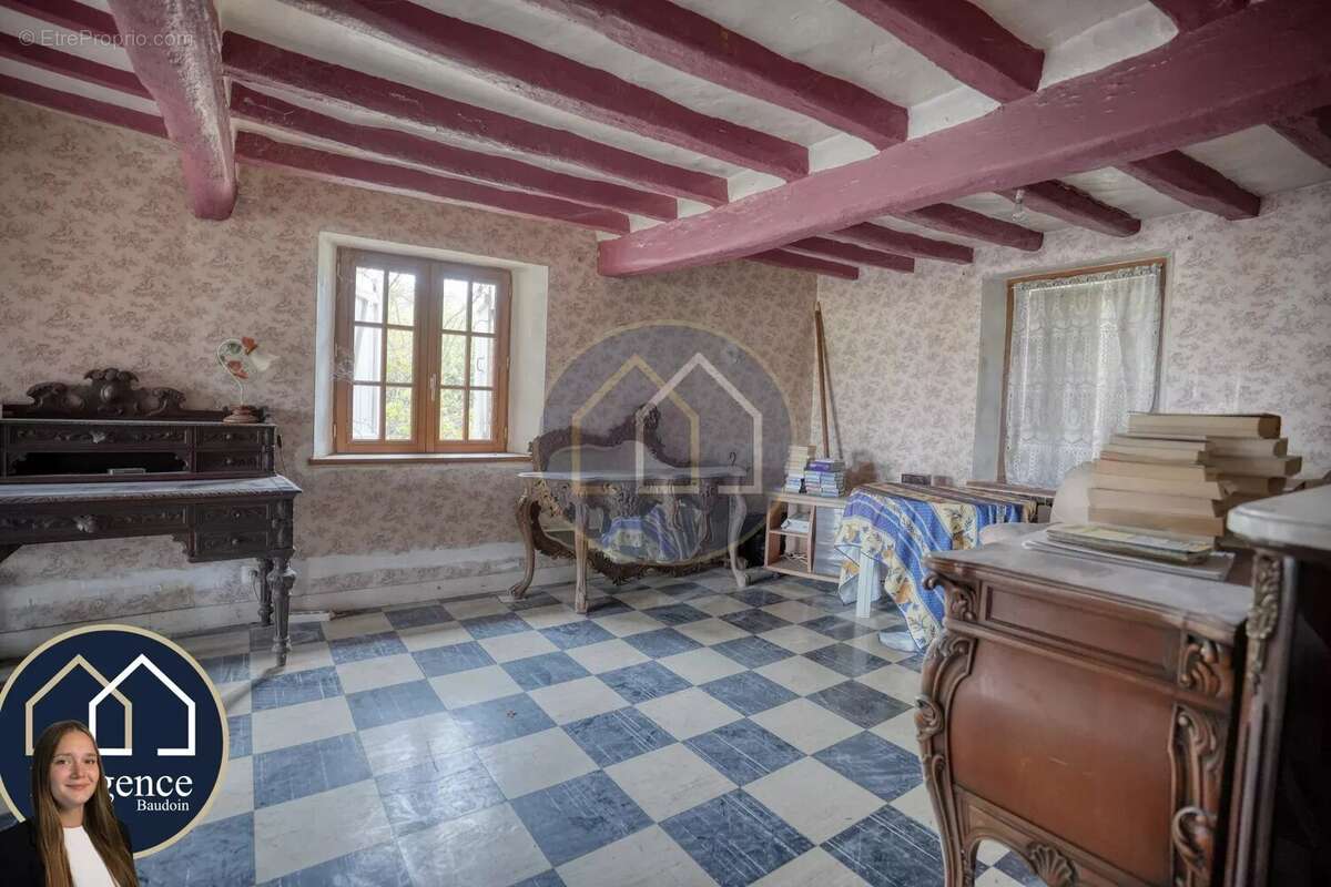 Maison à TREMBLAY-LES-VILLAGES