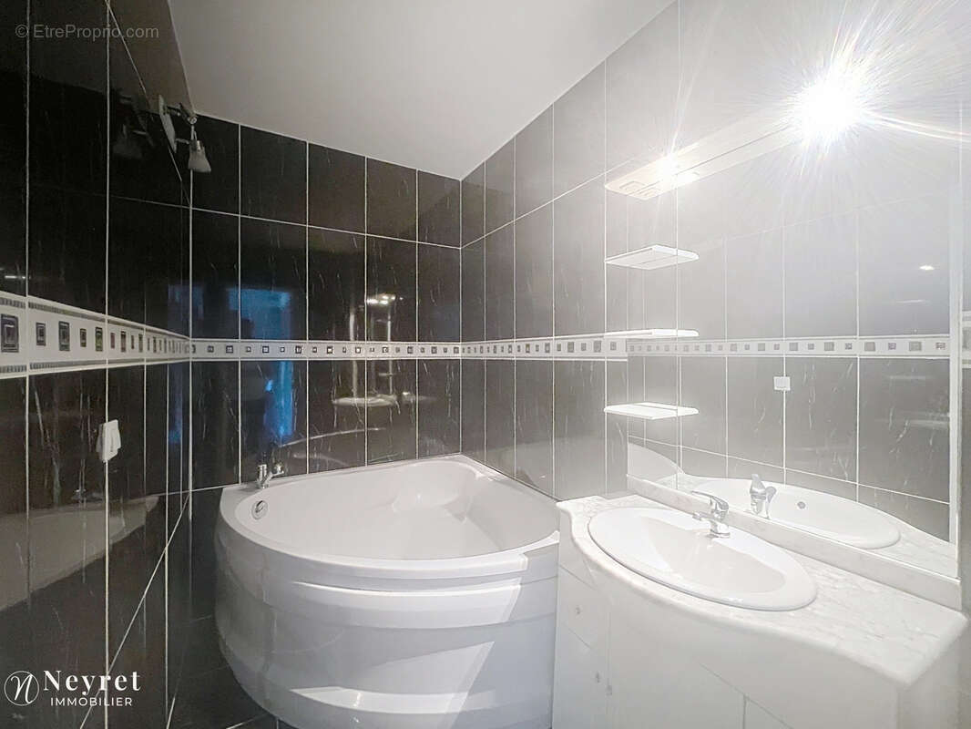 Appartement à SAINT-ETIENNE