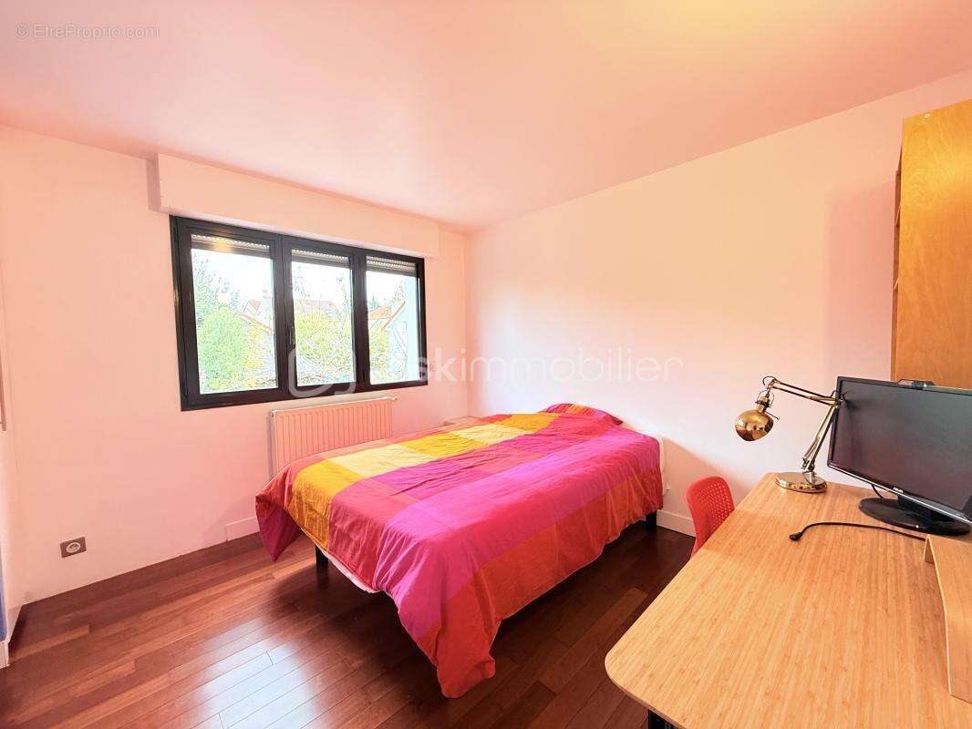 Maison à LE PERREUX-SUR-MARNE