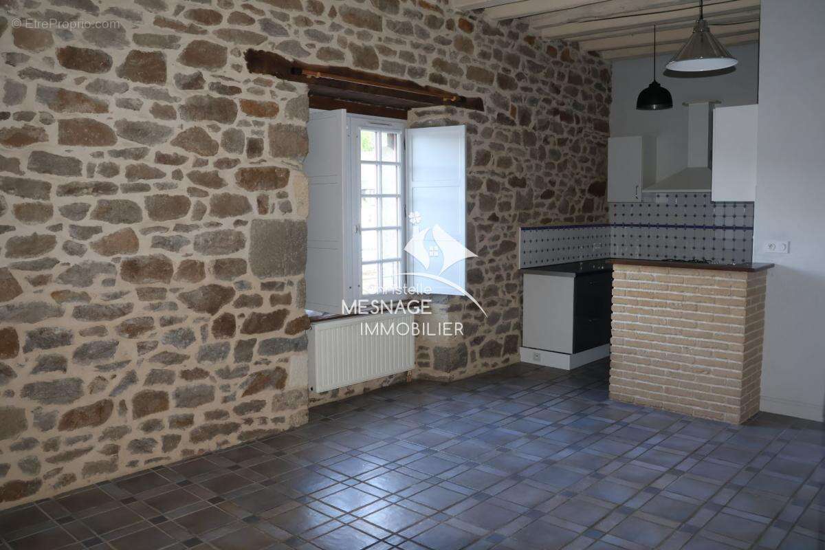 À Vendre chez Christelle Mesnage Immobilier : AU PORT DE - photo 4