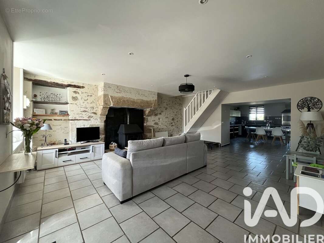 Photo 3 - Maison à MENOMBLET