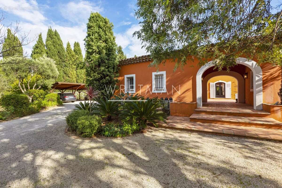 Maison à MOUGINS