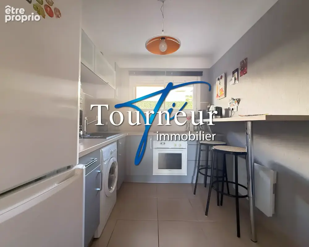 Six fours les lones a 100m plage t3 renove grande terrasse garage et cave - photo 5