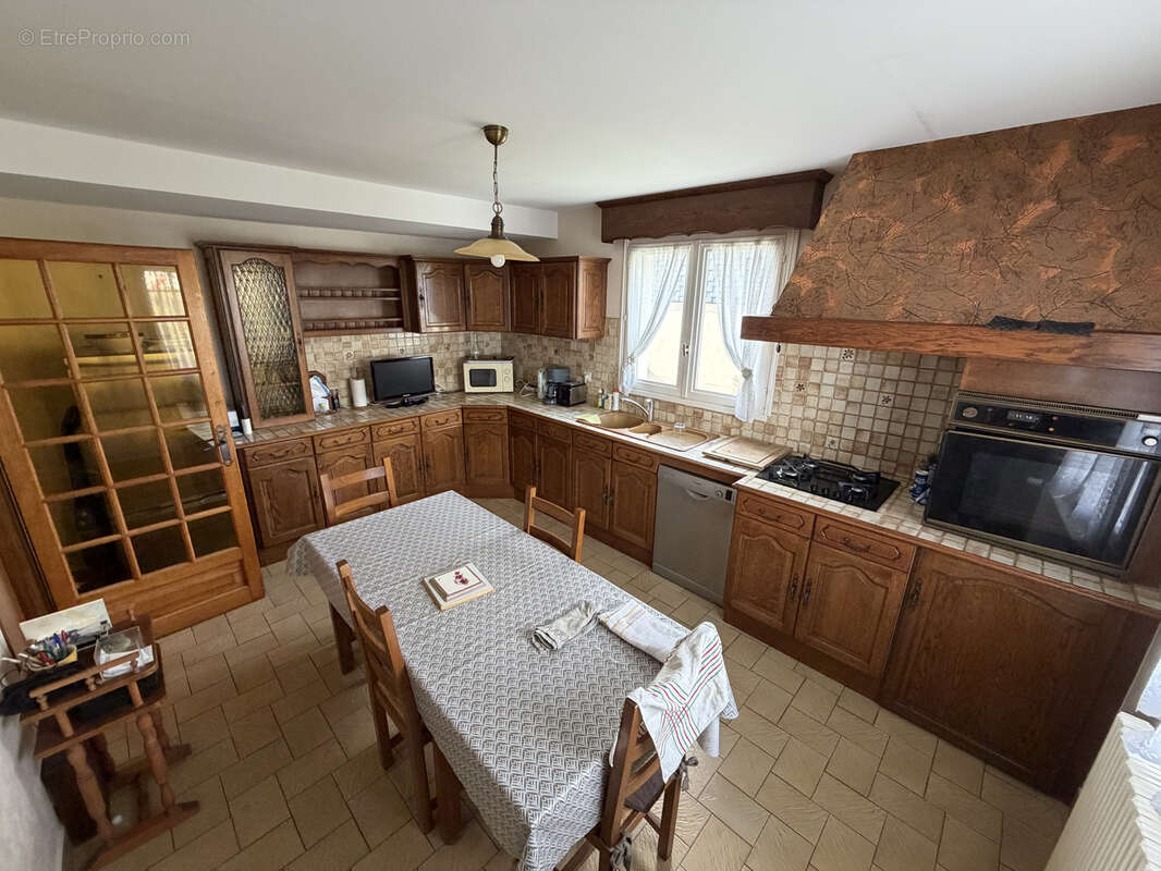 Maison à SAINT-MARTIN-DES-CHAMPS