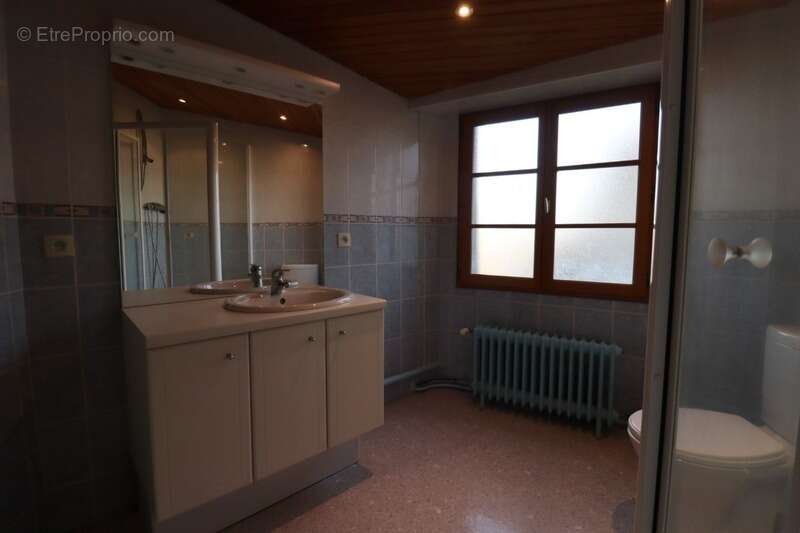 Maison à MAGNAC-LAVAL