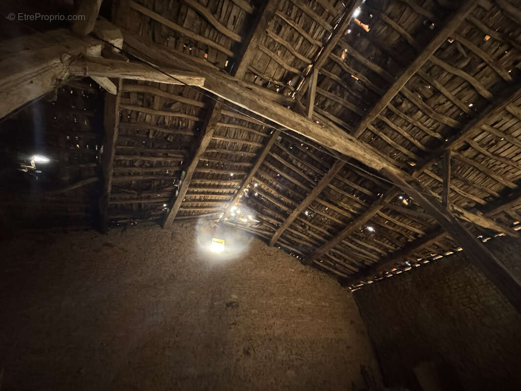 Parking à VILLE-SUR-TERRE