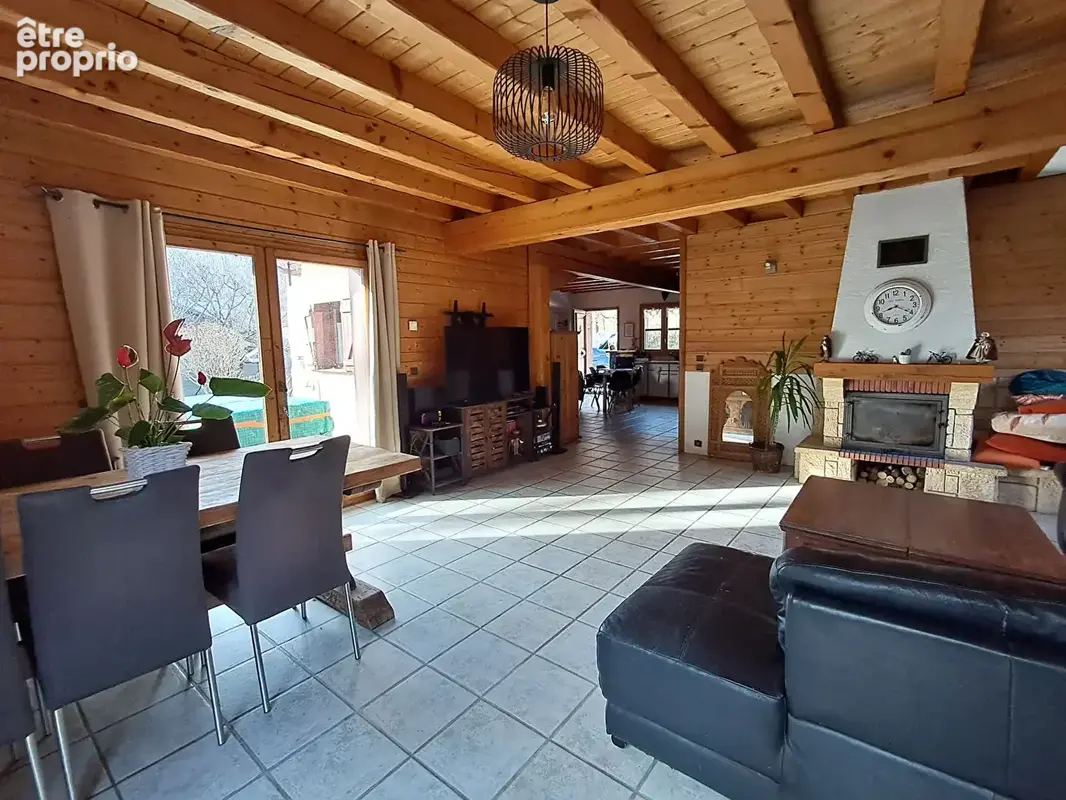 Maison  - 6 pièces - Macôt-La-Plagne - photo 2