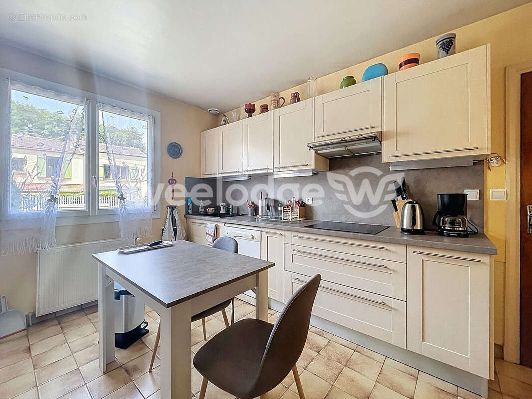 Maison à JOUY-LE-MOUTIER