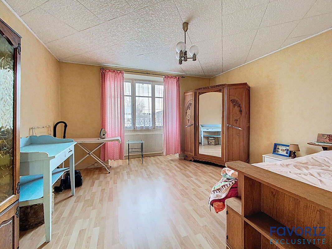 Maison à TIL-CHATEL