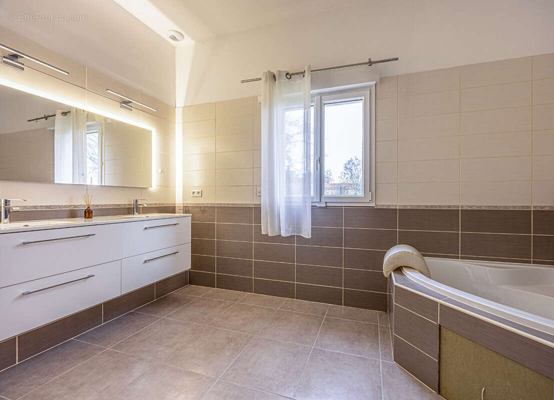 Maison à SAINT-VIVIEN