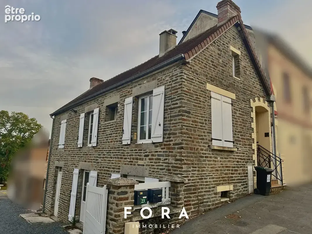 Photo Maison à Pont-D'ouilly au prix de 118 700€