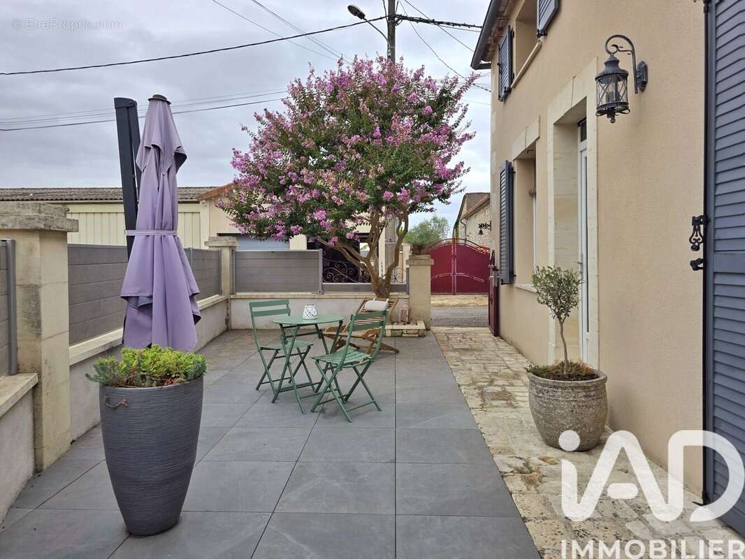 Photo 2 - Maison à COULGENS